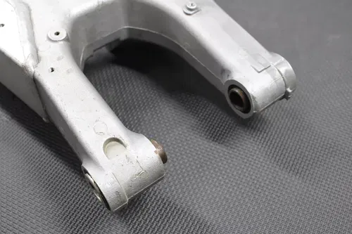 2002 2003 HONDA CR125R OEM SWINGARM SWING ARM SUSPENSION 52200-KZ4-J40 GOOD!