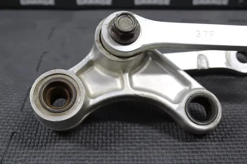 2002 SUZUKI RM125 RM250 OEM REAR SHOCK SWINGARM LINKAGE LINK CUSHION 62600-37851