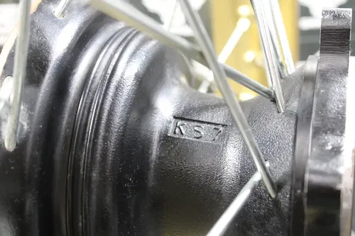 1986 HONDA CR250R CR500R OEM GOLD REAR BACK WHEEL RIM HUB 42601-KS7-000ZA NICE!!