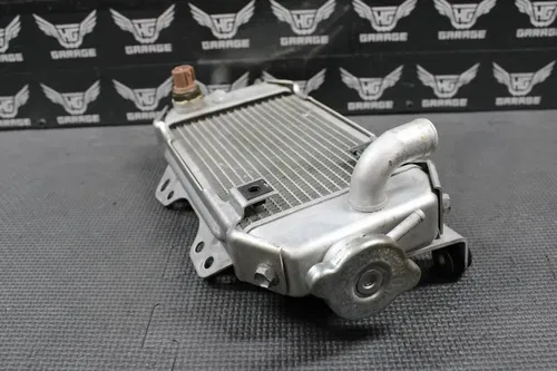 2009 KAWASAKI 09-14 KLX250S KLX250SF OEM RIGHT SIDE RADIATOR COOLER 39061-0184