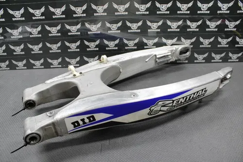 2010 09-11 YAMAHA YZ250F OEM SWINGARM SWING ARM REAR SUSPENSION 17D-22110-00-00