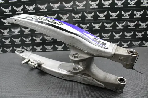 2010 09-11 YAMAHA YZ250F OEM SWINGARM SWING ARM REAR SUSPENSION 17D-22110-00-00