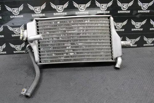 2000 2001 HONDA CR250R OEM RIGHT FILL SIDE RADIATOR COOLER W/ CAP 19010-KZ3-J25