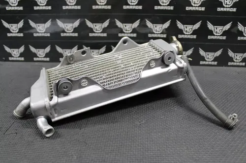 2000 2001 HONDA CR250R OEM RIGHT FILL SIDE RADIATOR COOLER W/ CAP 19010-KZ3-J25