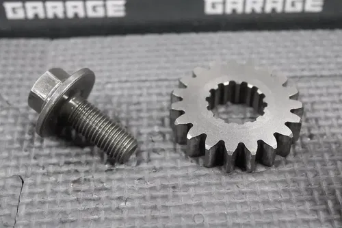 1999 YAMAHA YZ125 OEM ENGINE MOTOR CRANKSHAFT PRIMARY MAIN GEAR COLLAR BOLT