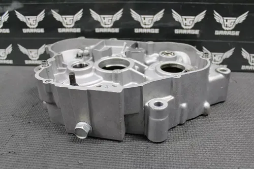 2002 KAWASAKI 96-06 KDX200 97-05 KDX220R OEM RIGHT ENGINE CRANKCASE CRANK CASE