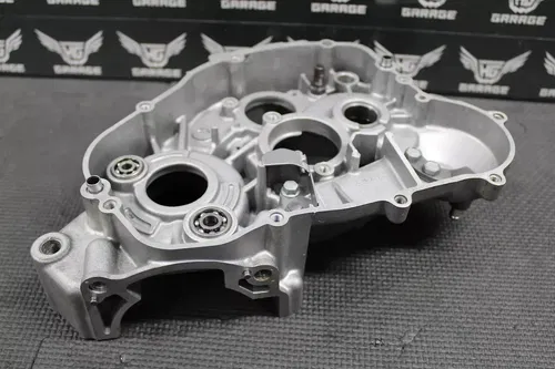 2002 KAWASAKI 96-06 KDX200 97-05 KDX220R OEM RIGHT ENGINE CRANKCASE CRANK CASE