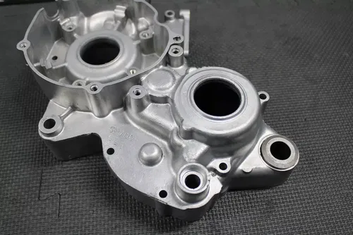 2002 02-04 YAMAHA YZ125 OEM LEFT ENGINE MOTOR CRANKCASE CRANK CASE HALF BLOCK