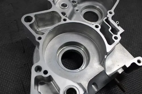 2002 02-04 YAMAHA YZ125 OEM LEFT ENGINE MOTOR CRANKCASE CRANK CASE HALF BLOCK