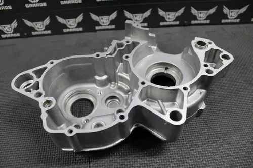 2002 02-04 YAMAHA YZ125 OEM LEFT ENGINE MOTOR CRANKCASE CRANK CASE HALF BLOCK
