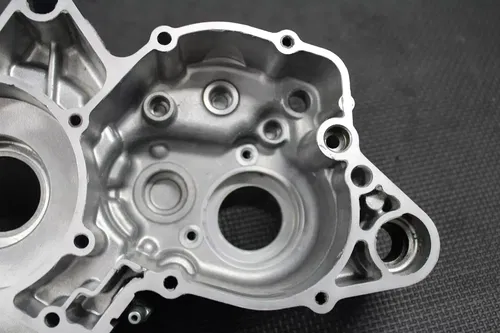 2002 02-04 YAMAHA YZ125 OEM LEFT ENGINE MOTOR CRANKCASE CRANK CASE HALF BLOCK