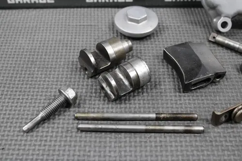 1995 94-96 HONDA CR250R OEM EXHAUST POWER VALVE FLAP SHAFT GOVERNOR COVERS NICE