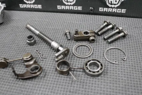 1995 94-96 HONDA CR250R OEM EXHAUST POWER VALVE FLAP SHAFT GOVERNOR COVERS NICE