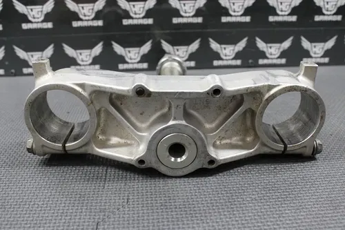 1997 SUZUKI 96-98 RM125 RM250 OEM FRONT FORKS CLAMP LOWER TRIPLE TREE STEM