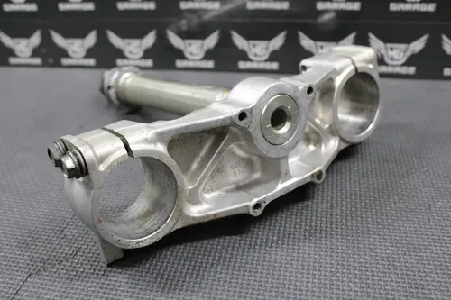 1997 SUZUKI 96-98 RM125 RM250 OEM FRONT FORKS CLAMP LOWER TRIPLE TREE STEM