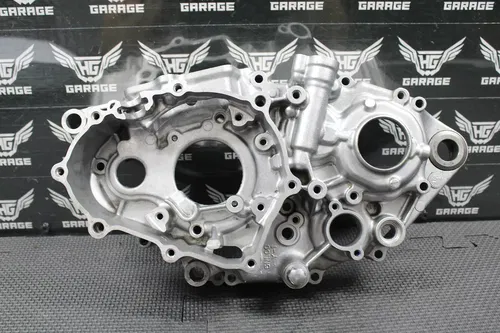 2002 01-05 YAMAHA YZ250F 01-02 WR250F OEM LEFT ENGINE MOTOR CRANKCASE CRANK CASE