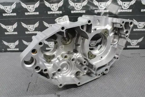 2002 01-05 YAMAHA YZ250F 01-02 WR250F OEM LEFT ENGINE MOTOR CRANKCASE CRANK CASE