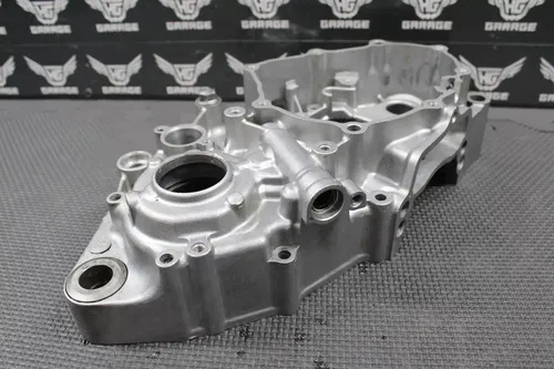 2002 01-05 YAMAHA YZ250F 01-02 WR250F OEM LEFT ENGINE MOTOR CRANKCASE CRANK CASE