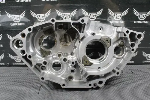 2002 01-05 YAMAHA YZ250F 01-02 WR250F OEM LEFT ENGINE MOTOR CRANKCASE CRANK CASE
