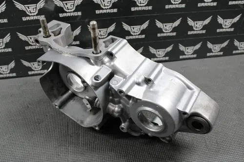 2003 SUZUKI RM250 MODEL K3 OEM LEFT ENGINE MOTOR CRANKCASE CRANK CASE 11300-3788