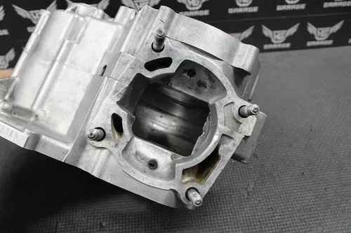 2001 KAWASAKI 01-05 KX100 KX85 OEM LEFT RIGHT ENGINE MOTOR CRANKCASE CRANK CASES