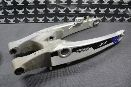 2003 2004 YAMAHA YZ125 YZ250 OEM SWINGARM SWING ARM SUSPENSION 5UN-22110-00-00