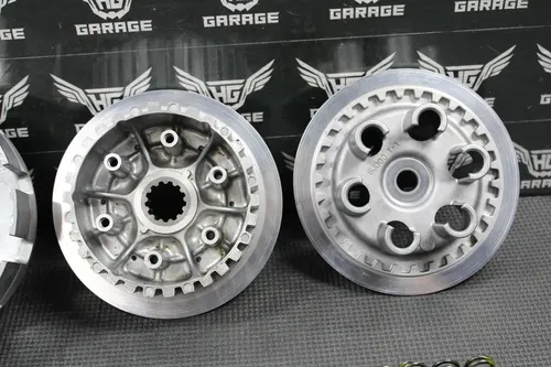 2005 YAMAHA YZ450F OEM COMPLETE CLUTCH W PLATES BASKET HUB 5XD-16150-60-00 NICE!