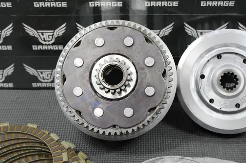 2005 YAMAHA YZ450F OEM COMPLETE CLUTCH W PLATES BASKET HUB 5XD-16150-60-00 NICE!