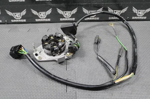 2003 HONDA CR125R OEM KZ4W STATOR MAGNETO GENERATOR 31100-KZ4-L31 PARTS / REPAIR