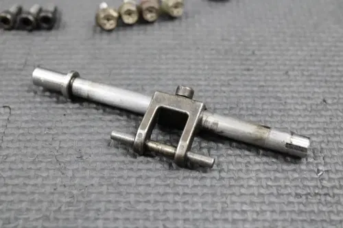 2001 SUZUKI RM125 OEM EXHAUST POWER VALVE POWERVALVE SHAFT ARM SET 11259-36E30