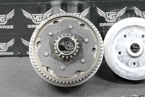 2003 00-04 YAMAHA YZ125 OEM CLUTCH BASKET PRESSURE PLATE HUB 5NY-16150-00-0 GOOD