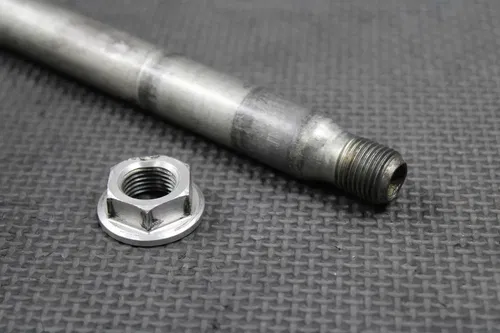 2002 HONDA 02-03 CR125R CR250R OEM FRONT WHEEL RIM AXLE PIVOT BOLT 44301-KZ4-J40