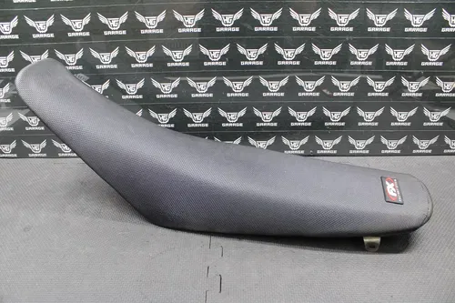 2000 HONDA CR125R CR250R SEAT SADDLE FOAM PAN BLACK GRIPPER COVER 77100-KZ4-J20