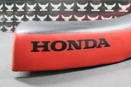 2002 HONDA 90-02 XR200R OEM SEAT SADDLE FOAM PAN ORIGINAL 77200-KT0-A50ZA NICE!