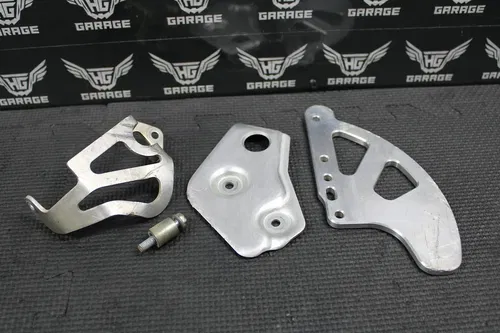 2002 HONDA 96-04 XR400R REAR BACK BRAKE MASTER CYLINDER, ROTOR & CALIPER GUARD