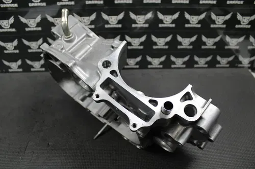 2000 00-07 HONDA XR650R OEM RIGHT ENGINE MOTOR CRANKCASE CRANK CASE 11100-MBN-67