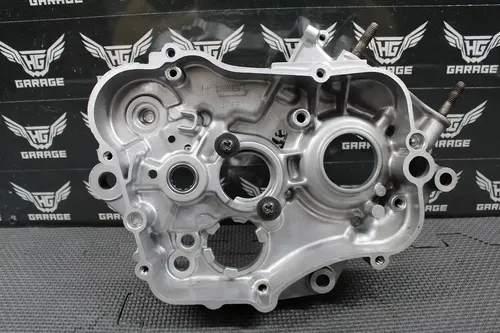 1998 94-98 YAMAHA YZ80 OEM LEFT RIGHT ENGINE MOTOR CRANKCASE CRANK CASE BLOCK