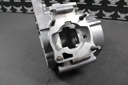 1998 94-98 YAMAHA YZ80 OEM LEFT RIGHT ENGINE MOTOR CRANKCASE CRANK CASE BLOCK