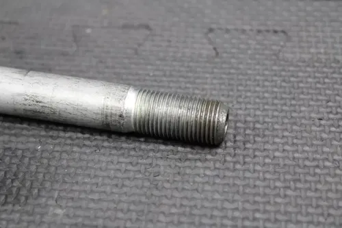 2002 96-04 HONDA XR400R OEM FRONT WHEEL RIM AXLE PIVOT BOLT SLEEVE 44301-KAE-870
