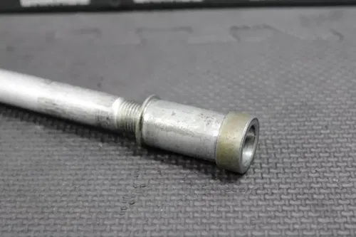 2002 96-04 HONDA XR400R OEM FRONT WHEEL RIM AXLE PIVOT BOLT SLEEVE 44301-KAE-870