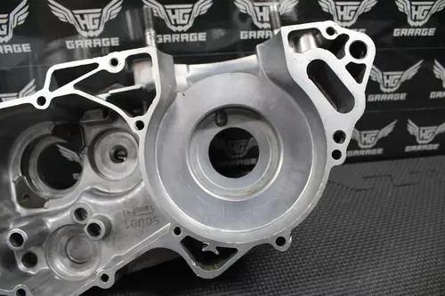 2002 02-10 YAMAHA YZ250 2STROKE OEM LEFT ENGINE MOTOR CRANKCASE CRANK CASE NICE!