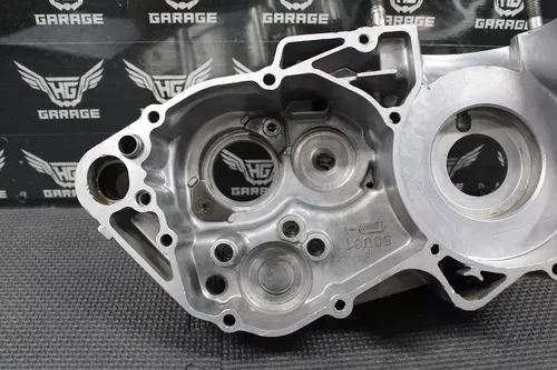 2002 02-10 YAMAHA YZ250 2STROKE OEM LEFT ENGINE MOTOR CRANKCASE CRANK CASE NICE!