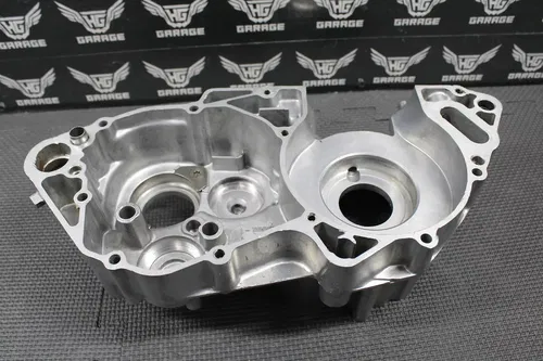 2002 02-10 YAMAHA YZ250 2STROKE OEM LEFT ENGINE MOTOR CRANKCASE CRANK CASE NICE!