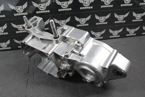 2002 02-10 YAMAHA YZ250 2STROKE OEM LEFT ENGINE MOTOR CRANKCASE CRANK CASE NICE!