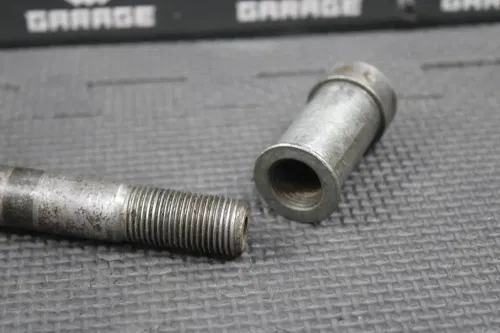 1996 96-04 HONDA XR400R OEM FRONT WHEEL RIM AXLE PIVOT BOLT SLEEVE 44301-KAE-870