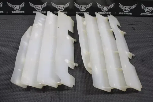 2005 KAWASAKI KX250F OEM LEFT RIGHT RADIATOR SET RADIATORS SHROUDS LOUVERS GOOD