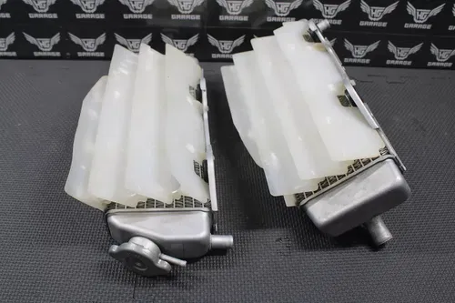 2005 KAWASAKI KX250F OEM LEFT RIGHT RADIATOR SET RADIATORS SHROUDS LOUVERS GOOD