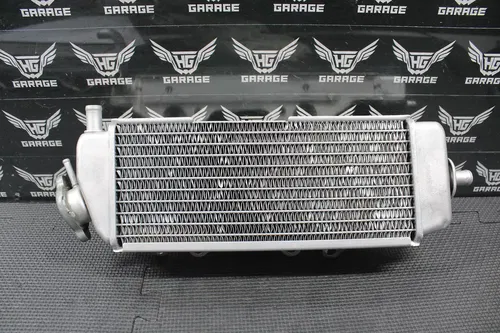 2005 KAWASAKI KX250F OEM LEFT RIGHT RADIATOR SET RADIATORS SHROUDS LOUVERS GOOD