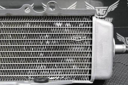 2005 KAWASAKI KX250F OEM LEFT RIGHT RADIATOR SET RADIATORS SHROUDS LOUVERS GOOD