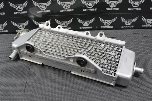 2005 KAWASAKI KX250F OEM LEFT RIGHT RADIATOR SET RADIATORS SHROUDS LOUVERS GOOD